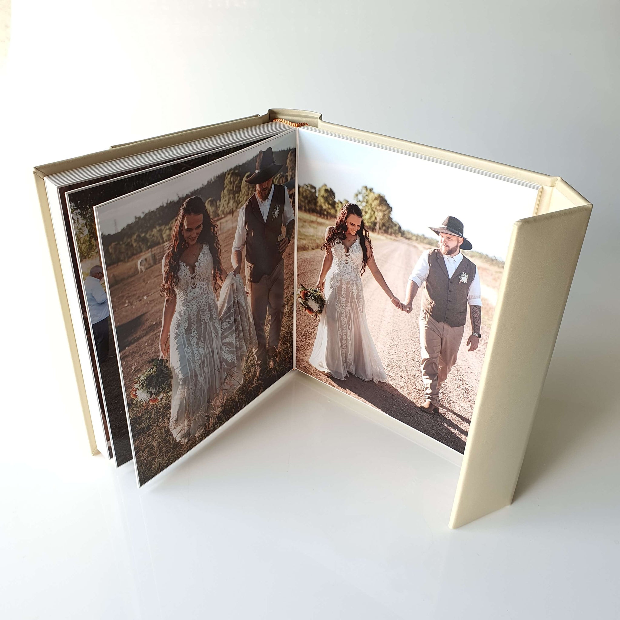 Classic Flip Cover Peel'n'Stick Photo Album - 5x7- 20 photo - 50% off -  The Photographer's Toolbox